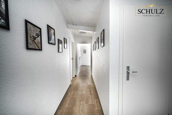 Effizient gestalteter Arbeitsbereich mit optimaler Lichtführung