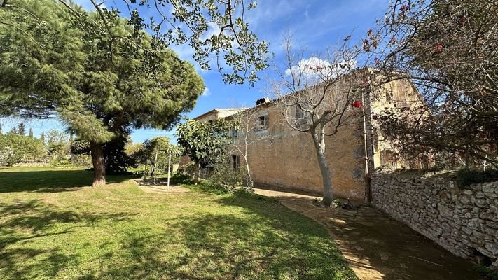 Großartiges  historisches Herrenhaus mit exotischem Garten und Pool nahe Santanyí