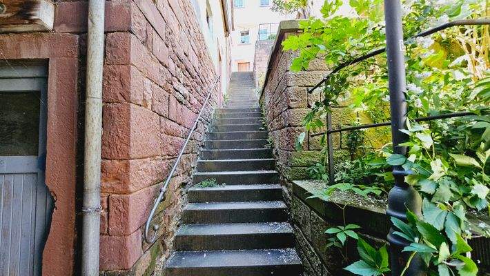 Zugang von der Hauptstraße