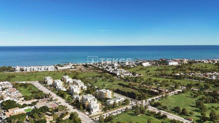 Apartments with Large Terraces Surrounded by Nature in Denia