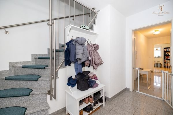 Treppe Flur mit Eingang