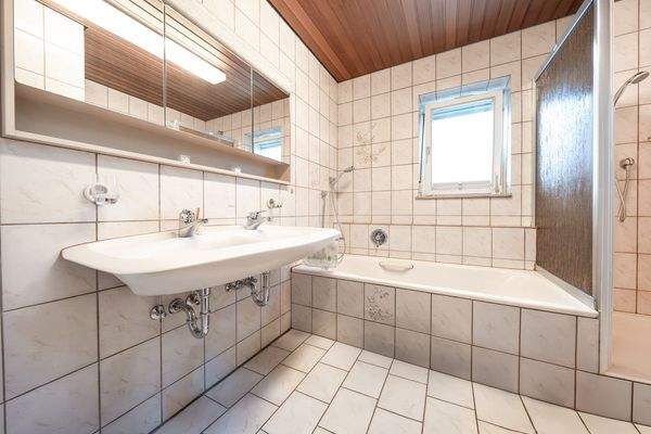 Badezimmer Wohnung 2