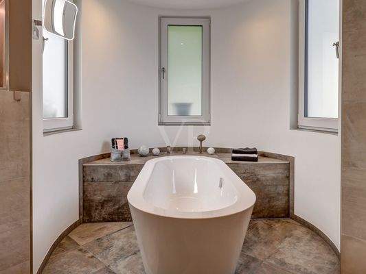 Freistehende Wanne EG Bad