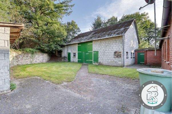 Nebengebäude auch z.B. als Stall nutzbar