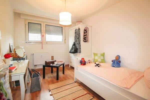 Schlafzimmer OG links