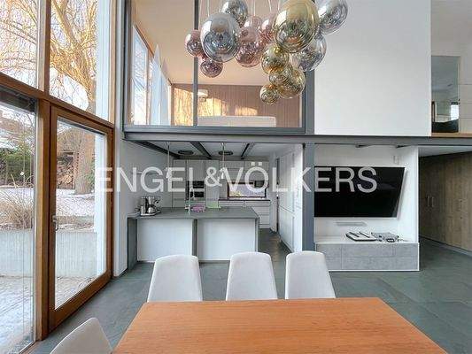 Essbereich mit Blick zur Küche