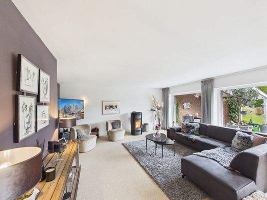 CAM03784G0-PR0100-STILL030