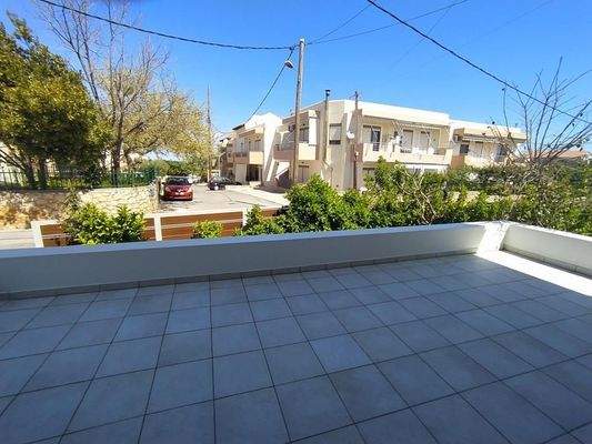 Kreta, Atsipopoulo: Geräumige 2-stöckige Villa in einem ruhigen Dorf in der Nähe des Meeres zu verkaufen