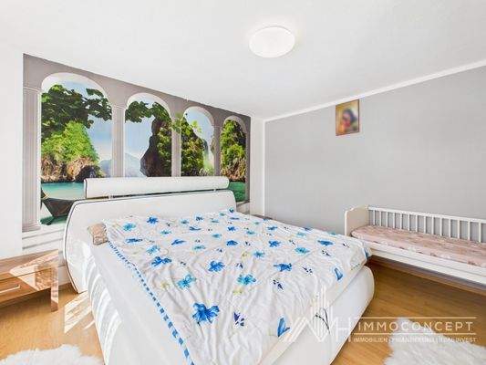 CAM04062G0-PR0045-STILL025