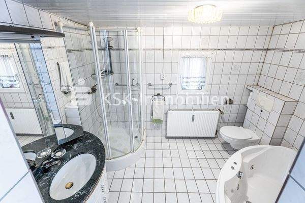 135642 Badezimmer Erdgeschoss