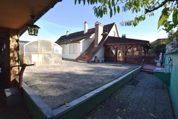 Terrasse und Pergola OG