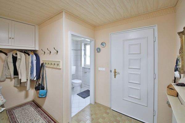 Garderobe und Gäste-WC