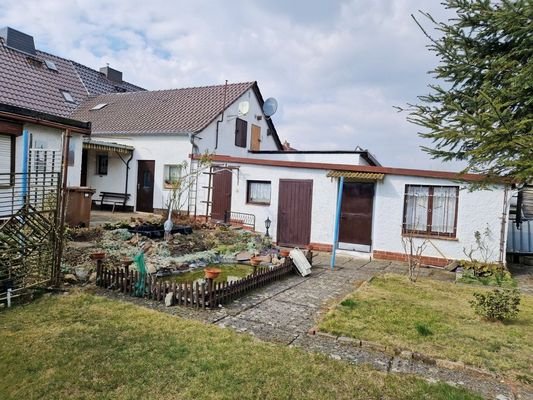 Gartenseitige Ansicht Anbau u. Nebengebäude