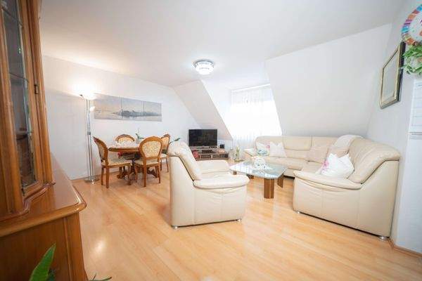 Großzügiges Wohnzimmer