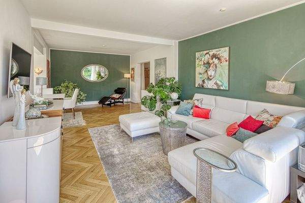 Wohnbereich mit Blick zum Essbereich