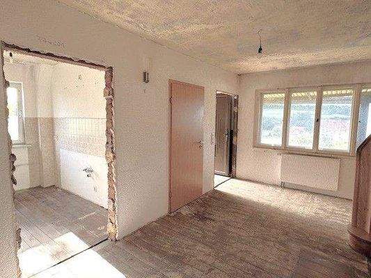 EG: z. B. zukünftiges Bad und separates Gäste-WC