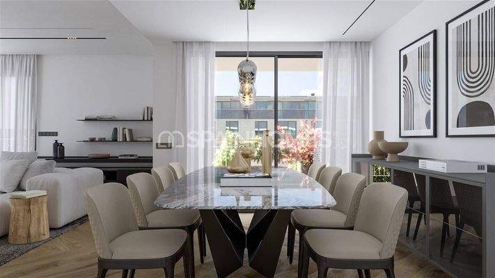 4-Bedroom Flat near Turo Park in Sairra Barcelona