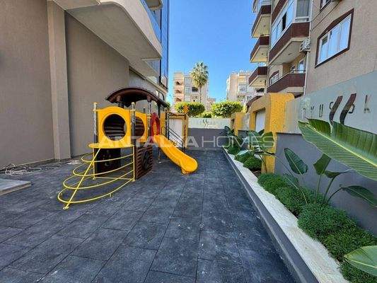 Modern Properties within a Complex Near Beach in Mahmutlar, Alanya