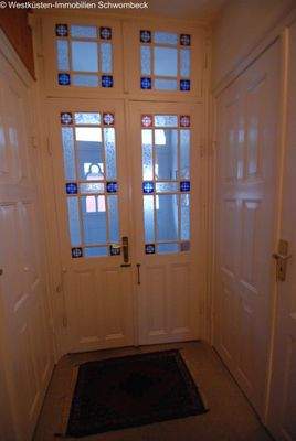 Gebäude 1 Türe zum Windfang