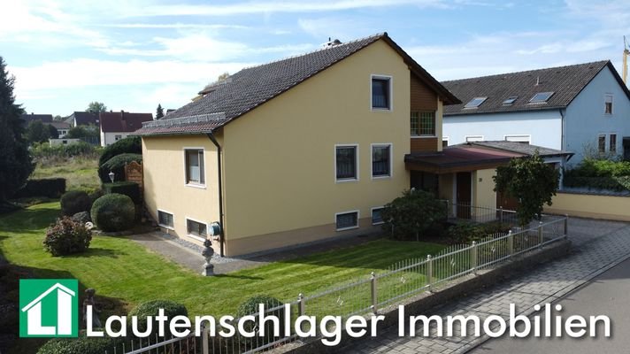 Zweifamilienhaus in ruhiger Lage