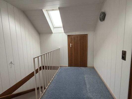 Flur DG mit Stauraum