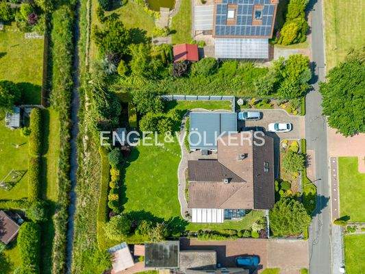 Luftaufnahme der gesamten Immobilie