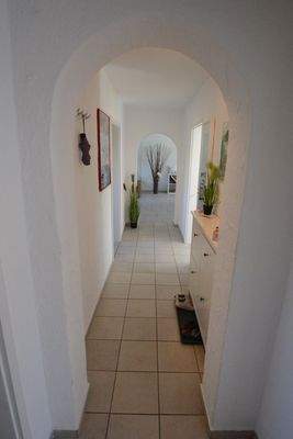 Flur Richtung Wohnzimmer.JPG