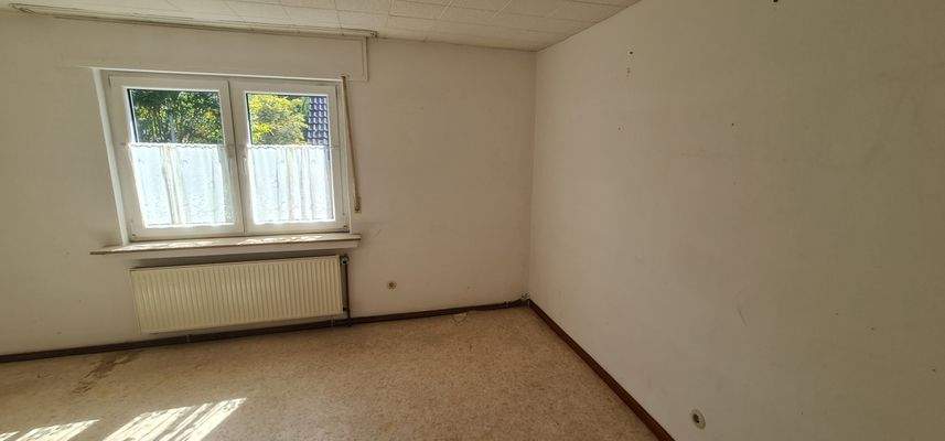 Wohnzimmer 1. OG (2).jpg