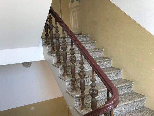 04 MER323_Treppenhaus.JPG