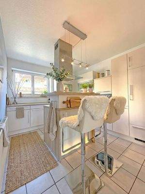 Blick in die gemütliche Einbauküche