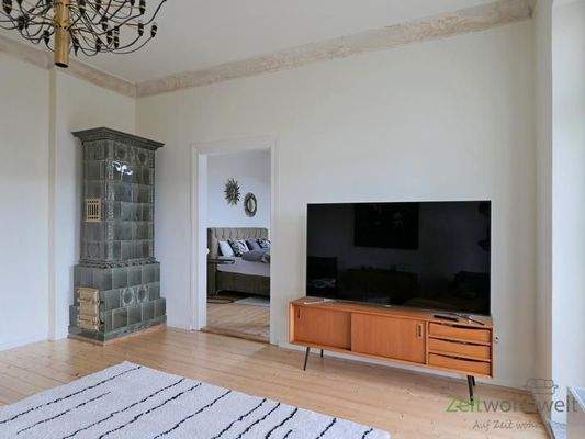 XXL-TV und Kaminofen