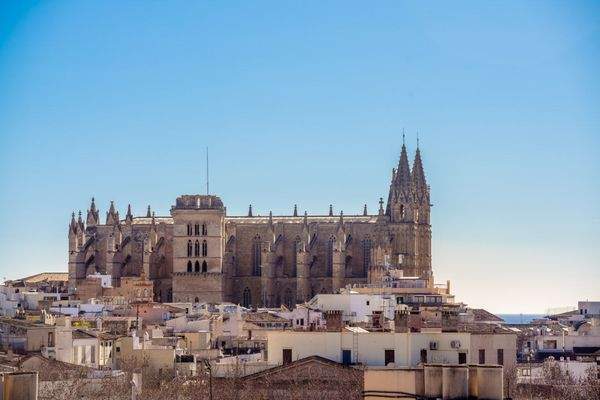 Blick auf die Kathedrale von der Gemeinschaftsdachterrasse