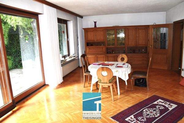 Wohnen mit großen Fensterflächen