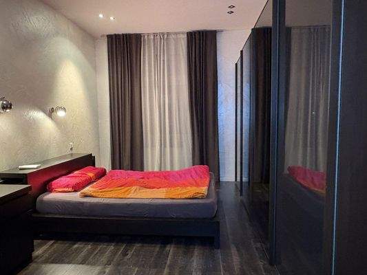 Schlafzimmer + Arbeitsbereich