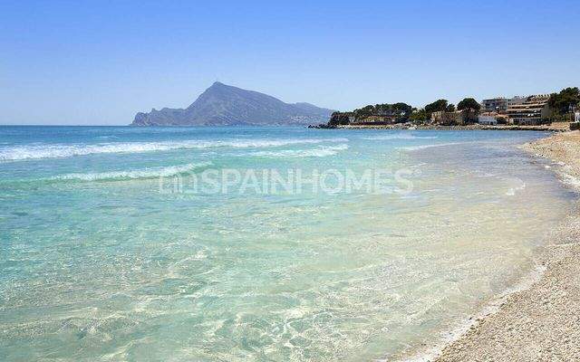 Flats with Eco-Friendly Design Close to Beach in Altea