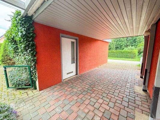 Seiteneingang Garage