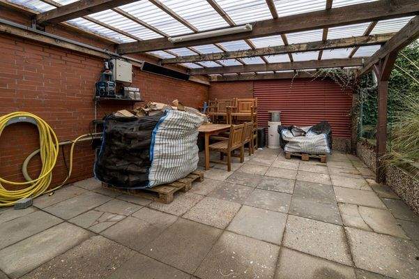 überdachte Terrasse