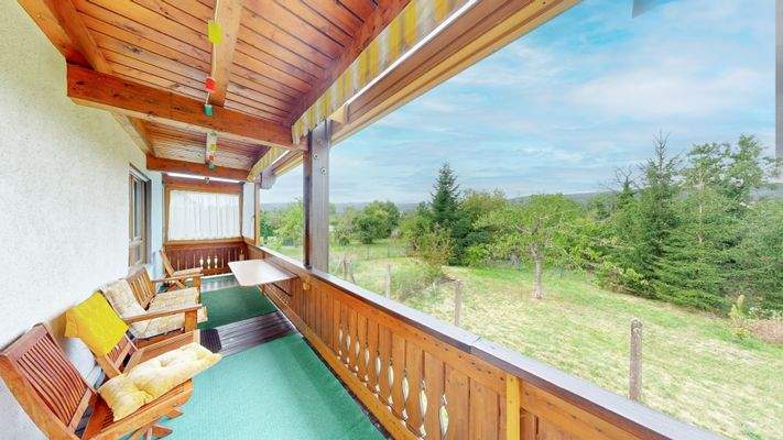 Balkon EG mit Blick in's Grüne