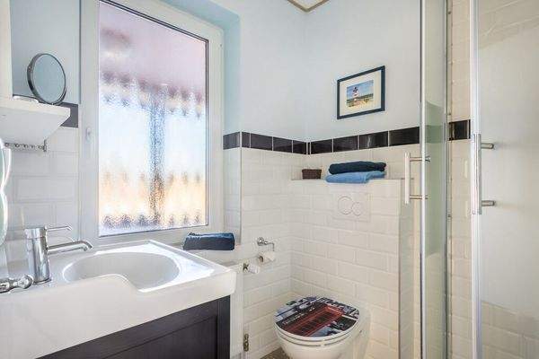 Wohnung 4 - Badezimmer