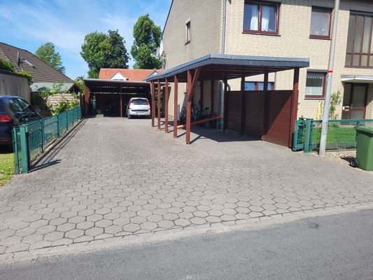 Außenansicht Carportbereich.jpg