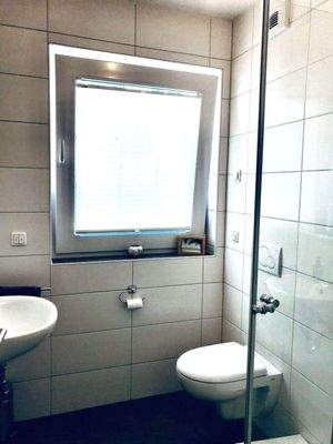 Das Gäste- WC mit Dusche