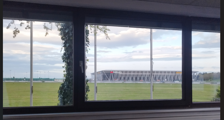 Blick vom Büro auf die Landebahn