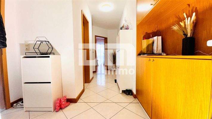 WE1 DG Flur / Diele offen