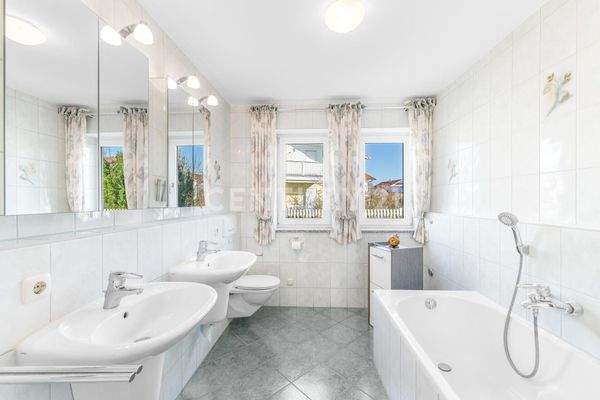 Badezimmer im Erdgeschoss