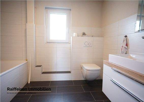 Raiffeisenstraße 12