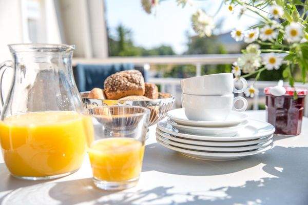 sonnig frühstücken.jpg