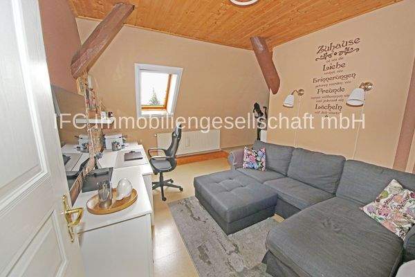 Gäste- / Arbeitszimmer im DG