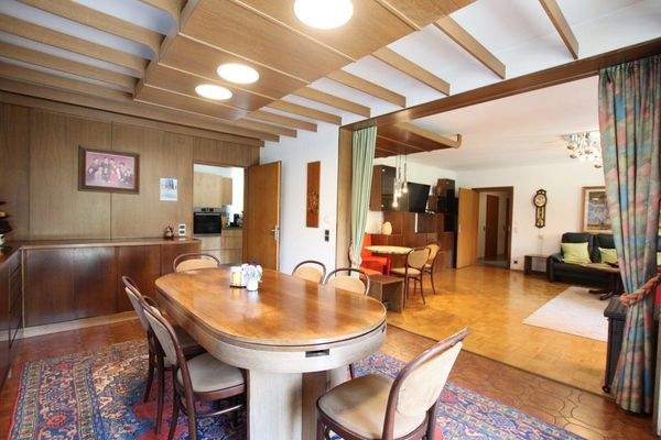 270m² gepflegter Bungalow (Zweifamilienwohnhaus) mit ausgebautem Dachgeschoss und 1.318m² Grund in Viktring in TOPLAGE