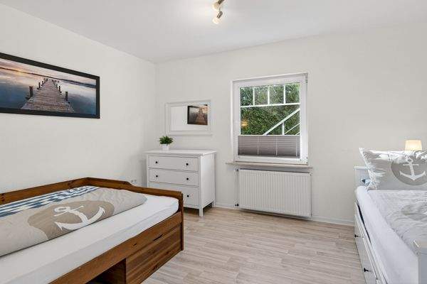 16. Schlafzimmer 1 EG.jpg