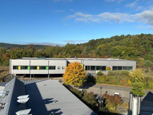 Fithalle und Büro Außenansicht.jpg